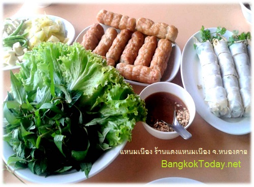 กินแหนมเนืองเมืองหนองคาย บรรยากาศสุดสบายริมโขงที่ร้านแดงแหนมเนือง
