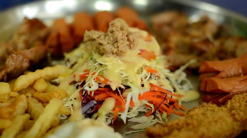 ร้านใบเตยสเต็กถาดยักษ์