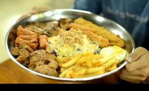 สเต็กถาดยักษ์ 119 บาท ขายดีมาก ร้านใบเตยสเต็กเฮาส์ จ.ราชบุรี